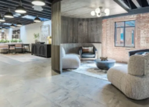 2BR2BA Luxury Apt in Bricktown,Walk to Riverwalk & OU Med Center w Gym & Pool