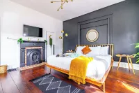 Jungle House Luxury Stays - Downtown Chillicothe Hotels in 