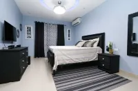 Vista Hermosa RD<br>Modern 2 BR vacation home with Balcony.<br> Hotels in 