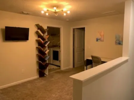 Secure and Cozy Townhouse in the Heart of Stuart! Pet Friendly.