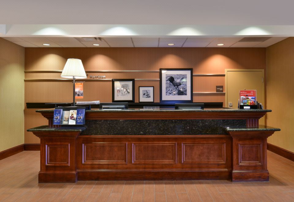 햄프턴 인 해리슨