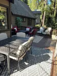 Beautiful home North Lake Tahoe - walk to beach!