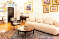 Luxury Fells Point Home w/Hot Tub for 6, Poker Room, & Parking