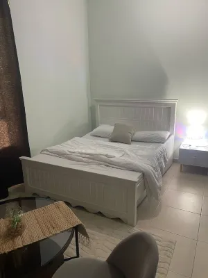 Chic 1-bedroom with WiFi and AC in superb Abu Dhabi Hotels in 