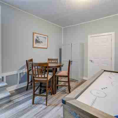 New Bern Abode w/ Yard ~ 2 Mi to Neuse River Others