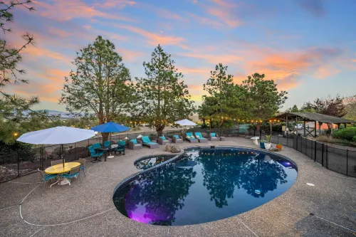 Private Pool & Large Deck: Modern Cotati Villa! - مسبح خاص