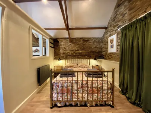 Studio on hidden Cornish farm Hotel a Saltash