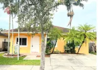 Cozy Green Apartment