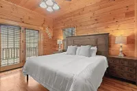 "Ultimate Luxe Escape with Private Movie Theater and Game Room" Các khách sạn ở Starr Township