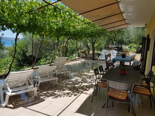 Vacation home Nella, directly by the sea Hotels in Općina Jasenice