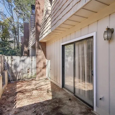 Nice 3 Bed townhome with in Morrow conveniently located/ Free Wi-Fi !!!