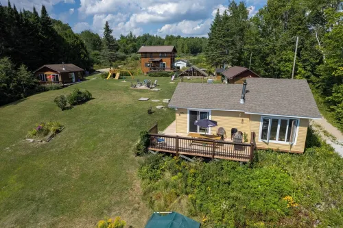 Maple 3Br Lakefront Cottage | Gracefield