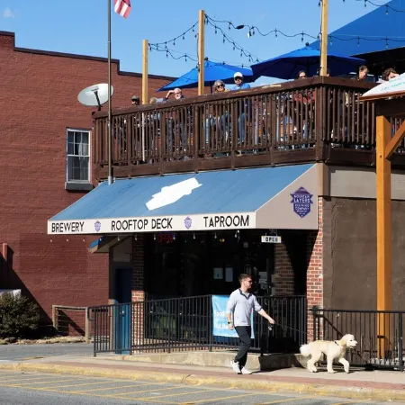 Bryson City, Entire Cabin to Yourself! King & Queen Beds.