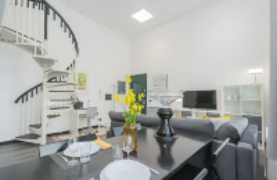 Architect's Loft by Rent All Como