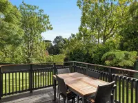 Secluded Luxury 2BR Rainforest Retreat Free Wi-Fi Hotels in Springbrook