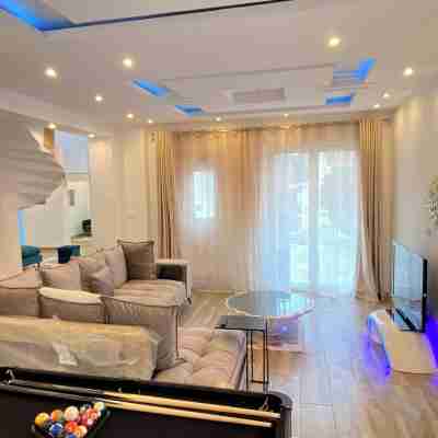 Grande Maison Spacieuse et Élégante Avec 3 Salons Fitness & Recreational Facilities