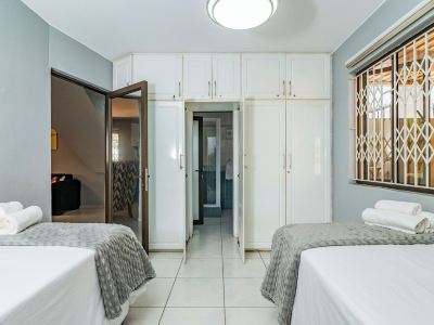 4-bedroom house in charming Durban North with WiFi, AC. Start your vacation now