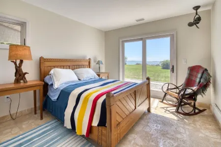 Beautiful Shelter Island/Hamptons Beach House Monthly Rental