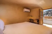 Enjoy the beauty of simplicity! Hotels in Symi