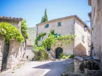 Le Refuge Provençal Nijonyas Hotels in Malaucène