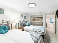 3B/2BA, oasis backyard/Hot tub, quiet neighborhood, ready for snowbirds too! Hotels in Apollo Beach