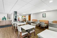 Quality Inn & Suites I-81 Exit 7 - breakfast