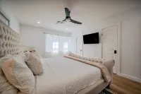 Whitewood Oasis-Your Poolside Retreat with  Heated  Pool in Spring, TX