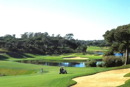 Presley White Apartment, Quinta do Lago, Algarve Отели в г. Almancil