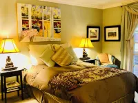 TRANQUIL MASTER SUITE studio with PRIVATE ENTRANCE in charming Fairfax