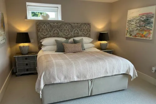 Tregrylls Barton a Stunning & Stylish Cornish Barn Retreat Hotels in Camelford