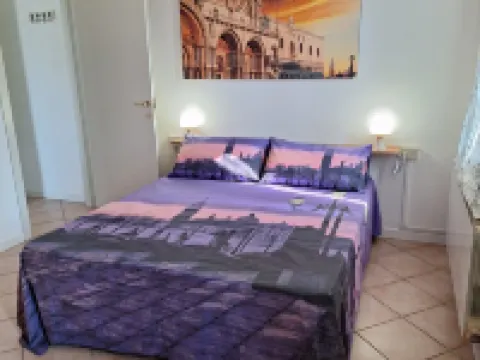 Charming 1-bedroom apartment with AC, WiFi in delightful Mirano ミラーノのホテル