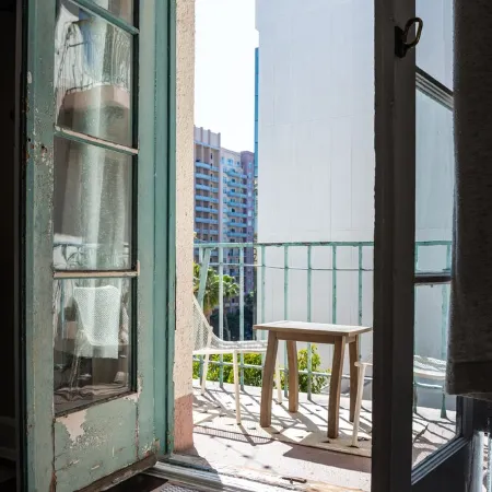 Chic Condo w Parking, AC and Steps to Beach and Convention Center
