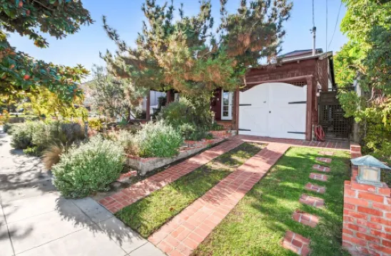 3-bedroom, 2 bathroom house in a terrific location on Coronado Island!