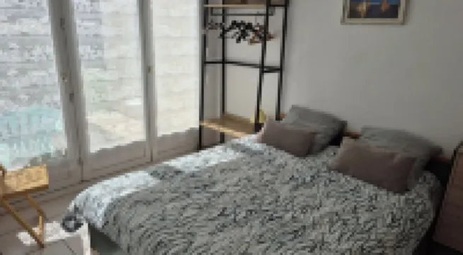 T2 garden floor small residence private parking near large beach and shops