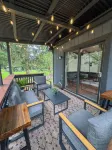 Charming 3-bedroom chalet with WiFi, AC in welcoming Tobyhanna