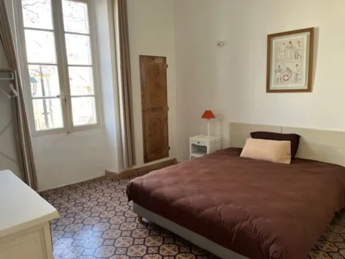 180m2 house with swimming pool in the village. Small & medium dogs accepted Montfrin 호텔