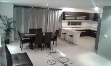 Amplia y Hermosa Casa con Roof Garden