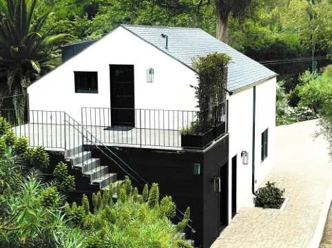 Newly built designer guesthouse nestled in Santa Barbara’s Sycamore Canyon.