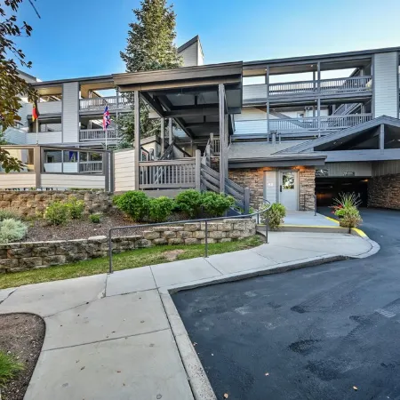 Ski In/Ski Out Condo at Park City Mtn Resort, 2 bed/2 bath,large cozy fireplace.