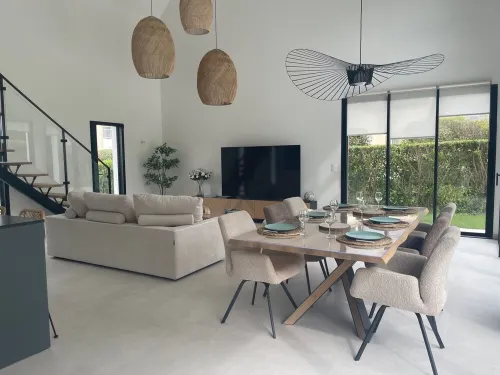 Villa D'exception de 2024, de 150m2 à 2 pas du Centre Ville, du Port de Bénodet Hotels in Bénodet