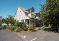 Capital Cottage - Russell Cottages Collection