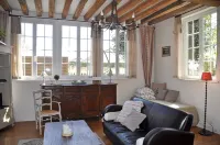 In the heart of the Pays d'Auge, charming little house... Hotels in Livarot-Pays-d'Auge
