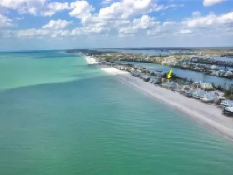 Gulf Front on a Island, 1 Pet, Tennis/Pickleball , Kayaks, Sup Pool is Closed Hotels in Placida