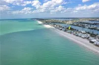 Gulf Front on a Island, 1 Pet, Tennis/Pickleball , Kayaks, Sup Pool is Closed