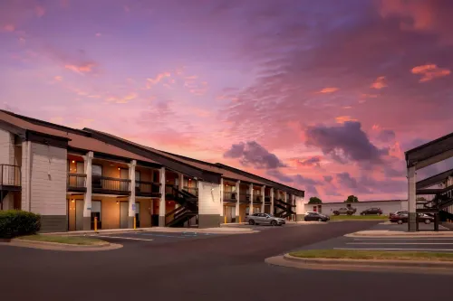 Quality Inn Madison-Huntsville Hotels in Madison