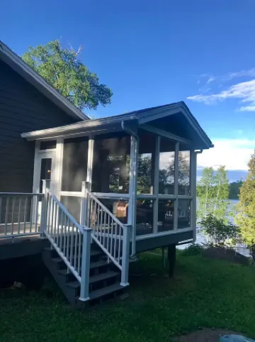 Caribou Sunrise, Lakeside Cabin in the Northwoods!