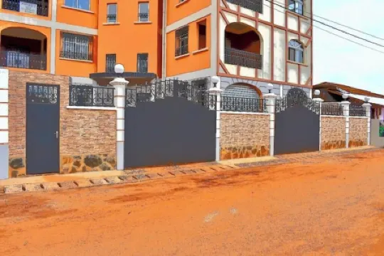 Bafoussam Centre: Furnished apartment with all comforts 4 P, 3 bdrms, ideal for families