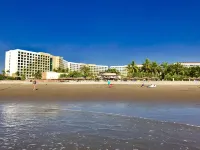 Grand Luxxe 2 Bedroom 8 People Private Pool On Balcony Free Wifi Hotels in 