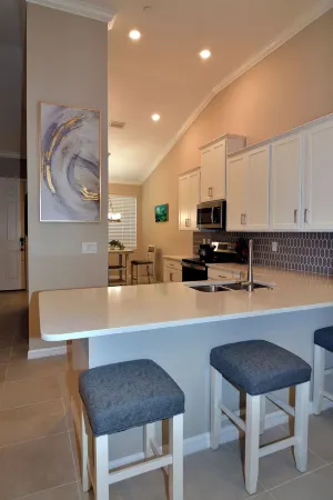 Cozy 2-bedroom condo in peaceful Punta Gorda with WiFi, fitness room