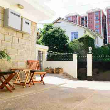 Elegant Self Contained Guest House Hotel Exterior